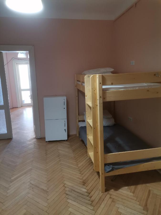 Free People Hostel Λβιβ Εξωτερικό φωτογραφία