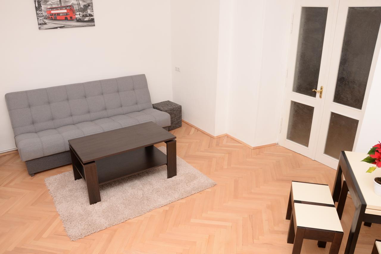Free People Hostel Λβιβ Εξωτερικό φωτογραφία